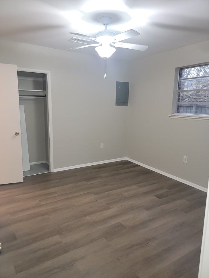 2610 Demaret Dr #1 - Photo 5 of 16