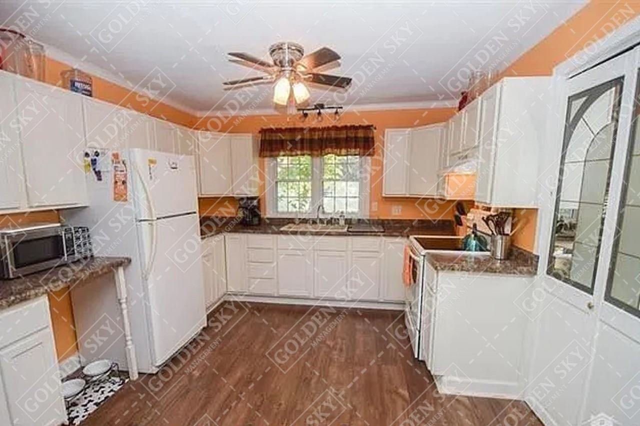 2605 N Maplewood Ave #1 - Photo 5 of 13