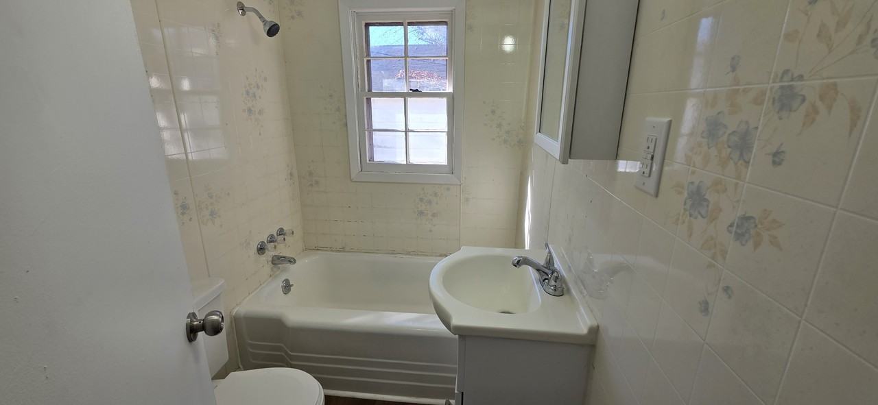 1607 Warnke Road Northwest #1 - Photo 6 of 8