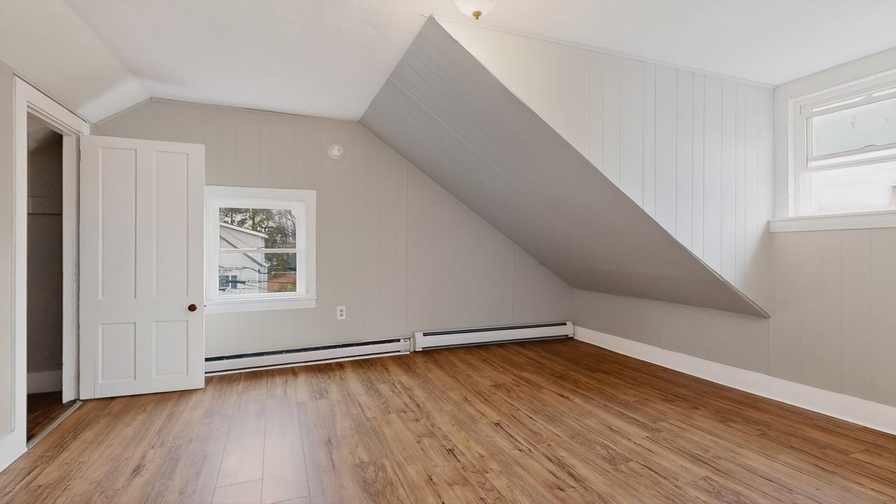 40 Court St #8 - Photo 3 of 22