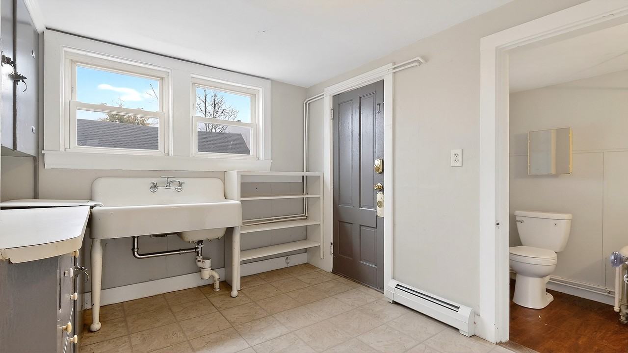 40 Court St #8 - Photo 7 of 22