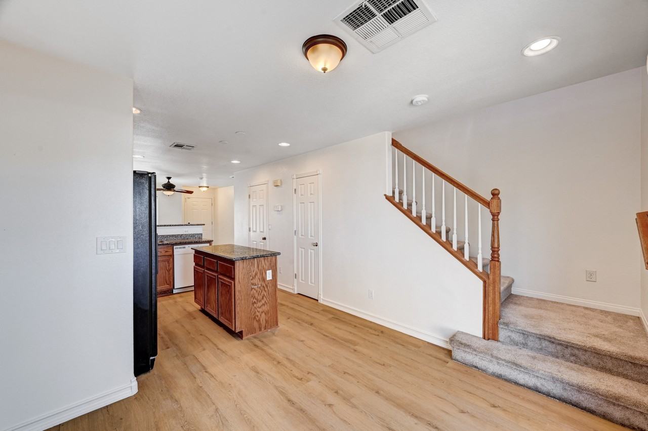 Diamond Bridge Avenue #1 - Photo 5 of 29