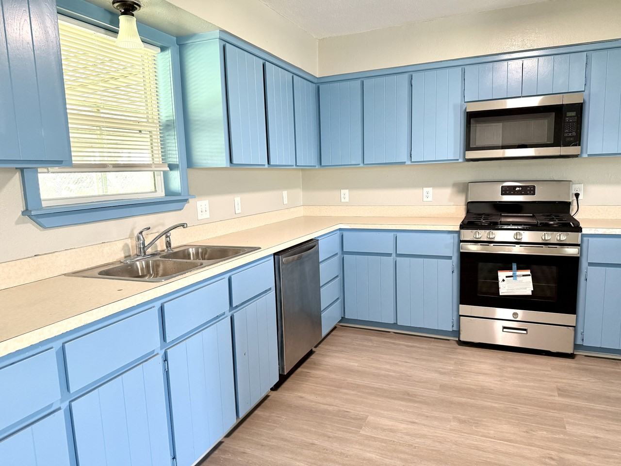 39 Melody Ln #1 - Photo 3 of 41