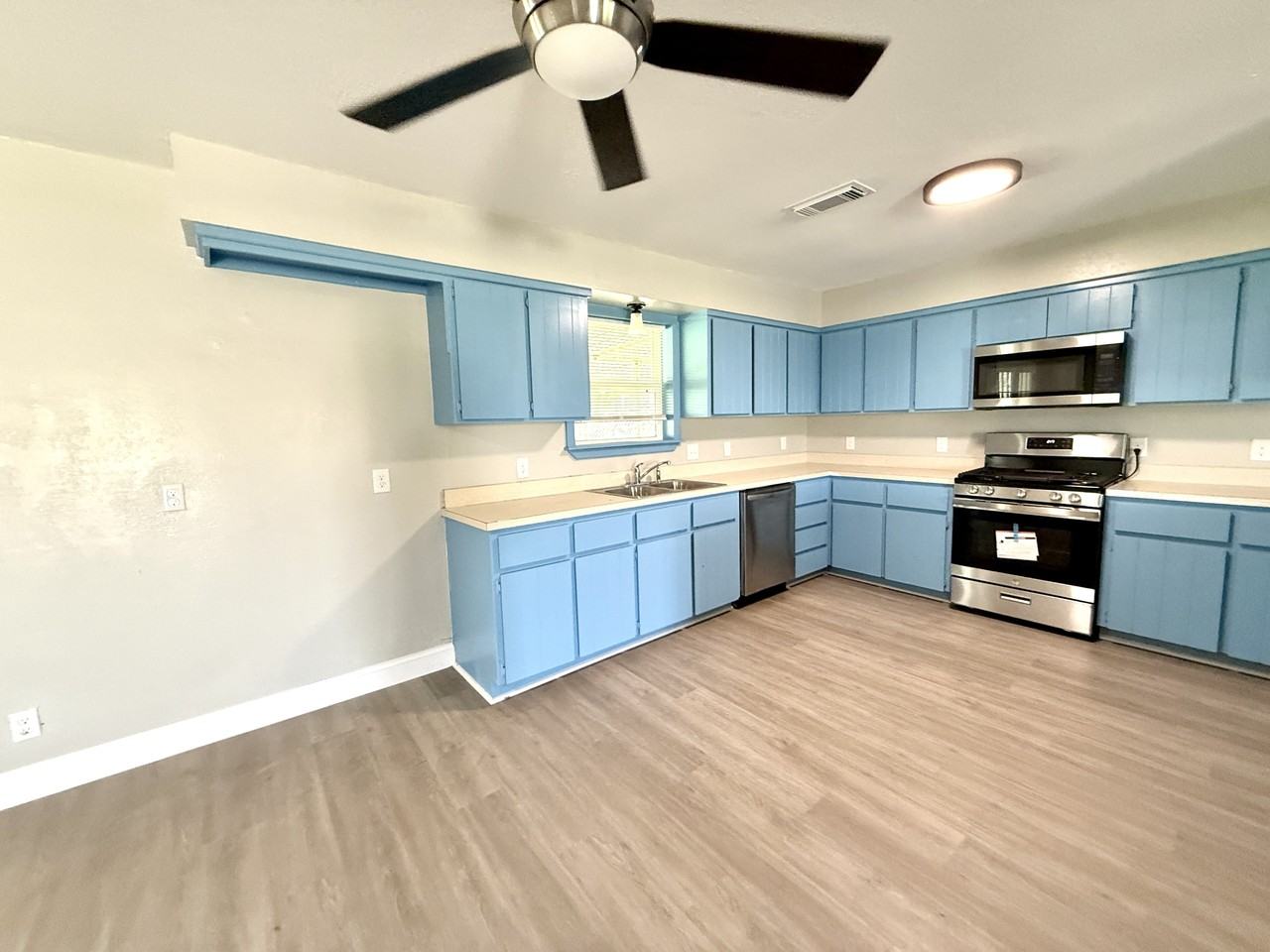 39 Melody Ln #1 - Photo 5 of 41