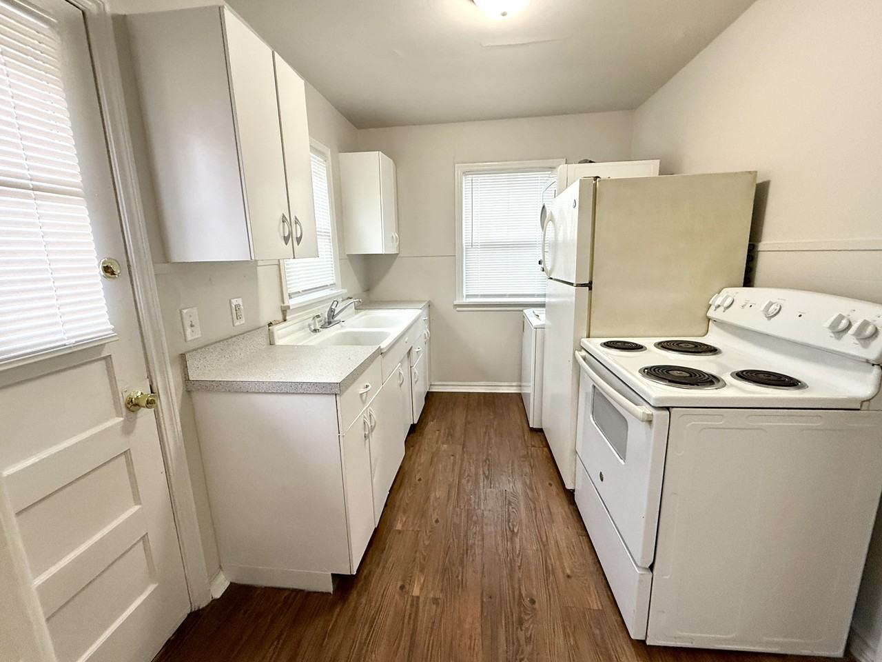 33 8th Avenue Northwest #1 - Photo 2 of 21