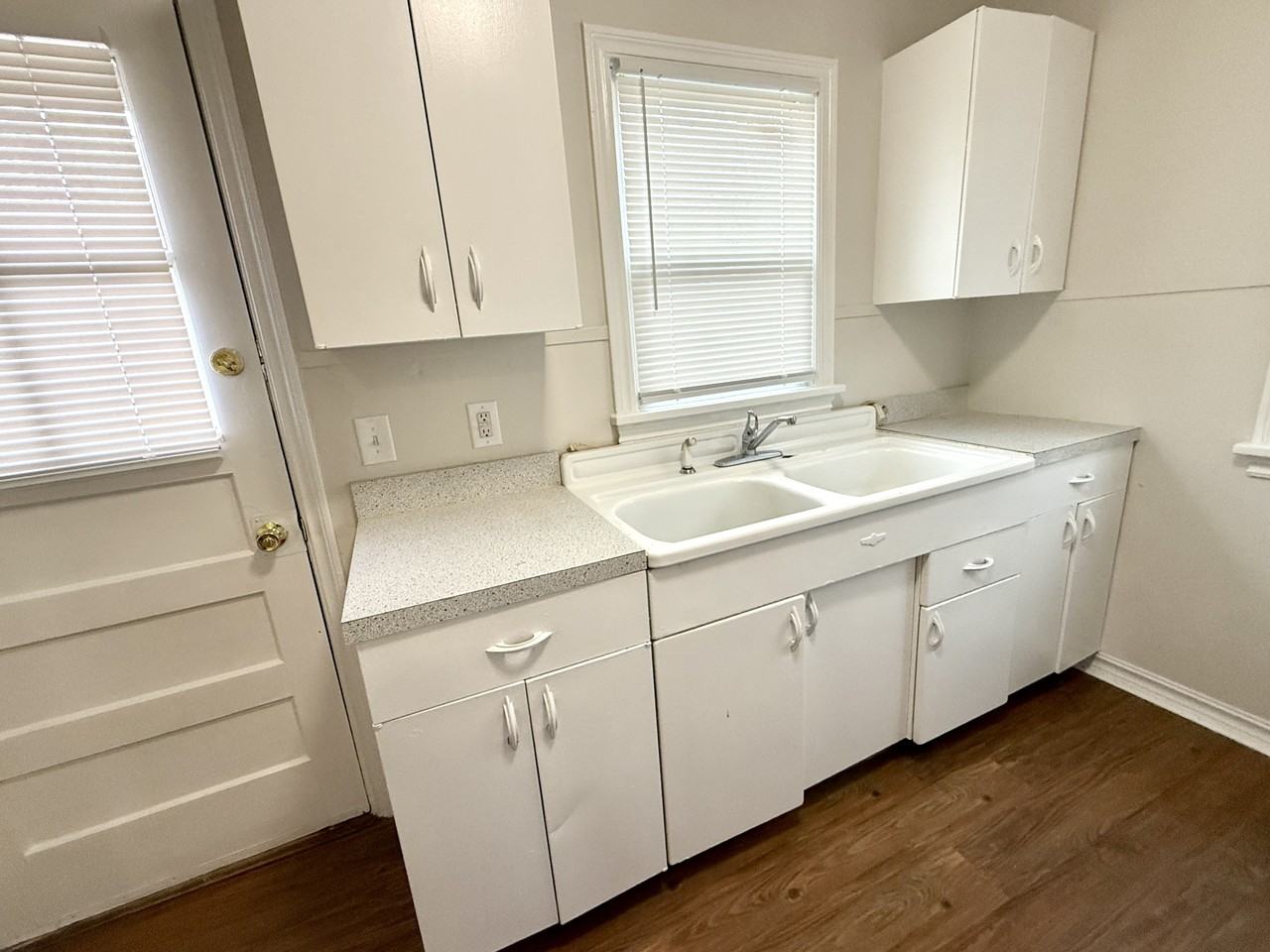 33 8th Avenue Northwest #1 - Photo 5 of 21