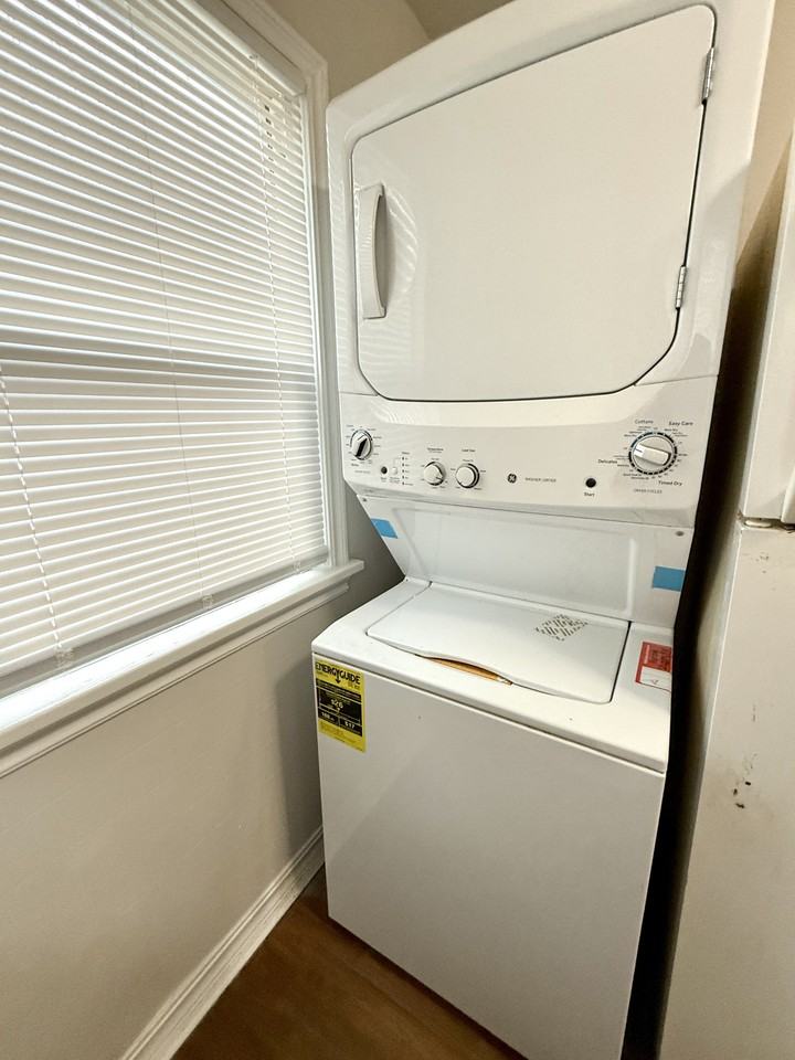 33 8th Avenue Northwest #1 - Photo 6 of 21