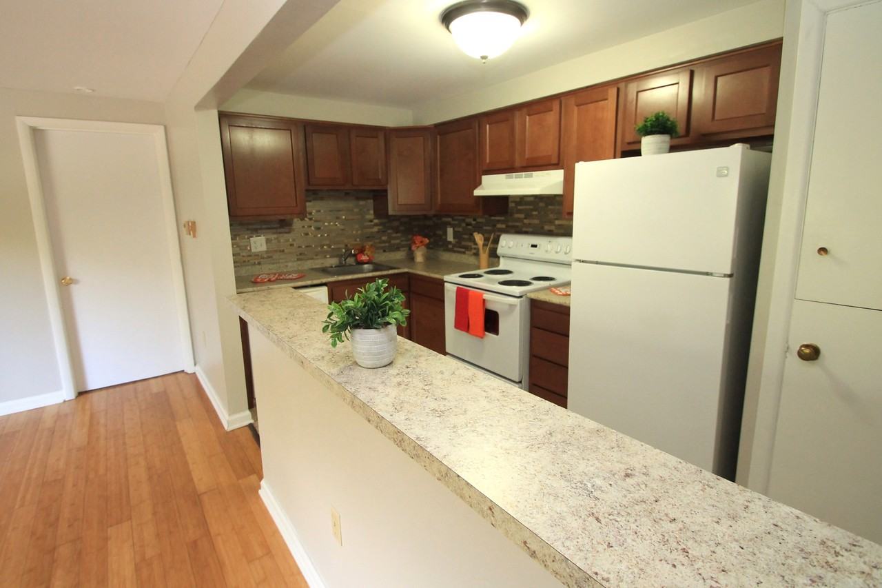 1207 Logan Road #O - Photo 3 of 8