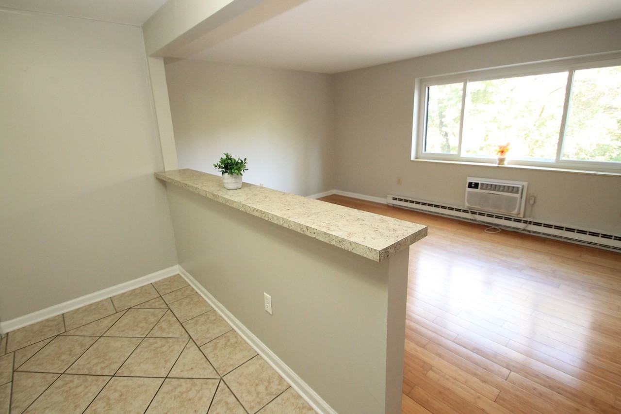 1207 Logan Road #O - Photo 4 of 8