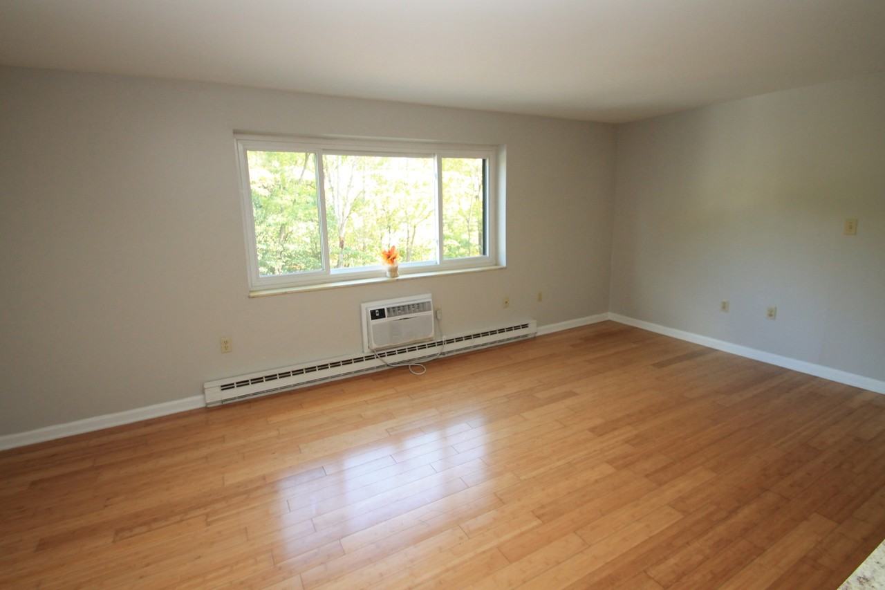 1207 Logan Road #O - Photo 5 of 8