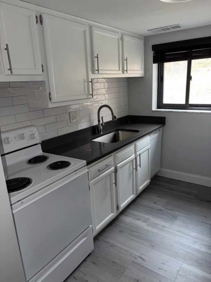 3457 3457 Evergreen RoadAPT 306 #306 - Photo 2 of 15