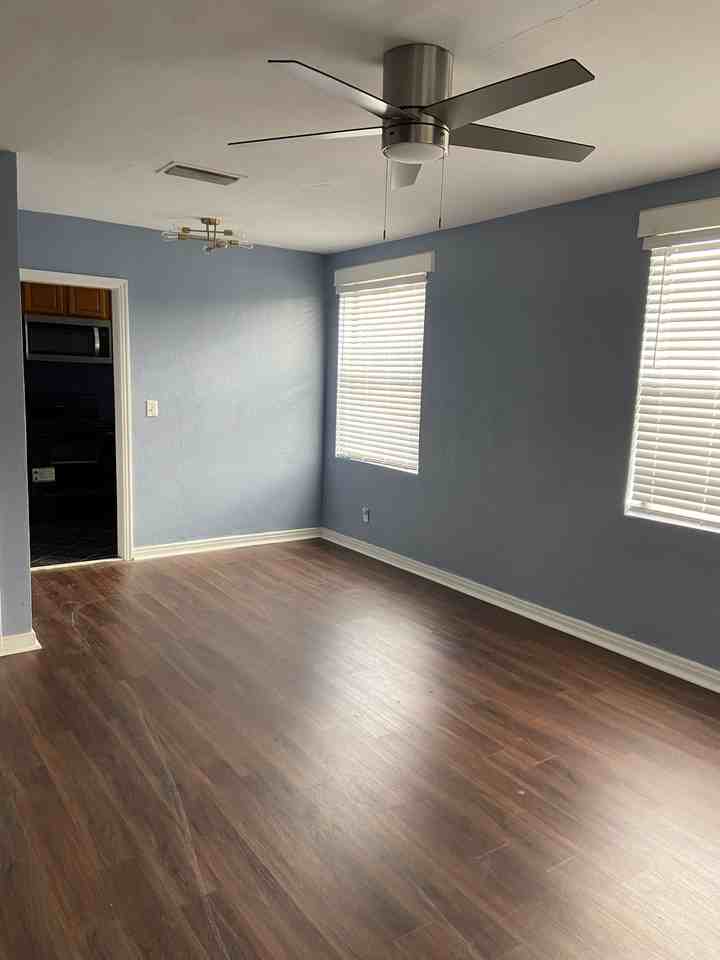 1153 Mcduff Ave S #3 - Photo 4 of 11