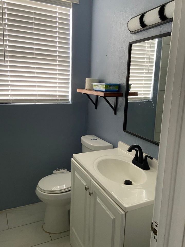 1153 Mcduff Ave S #3 - Photo 6 of 11