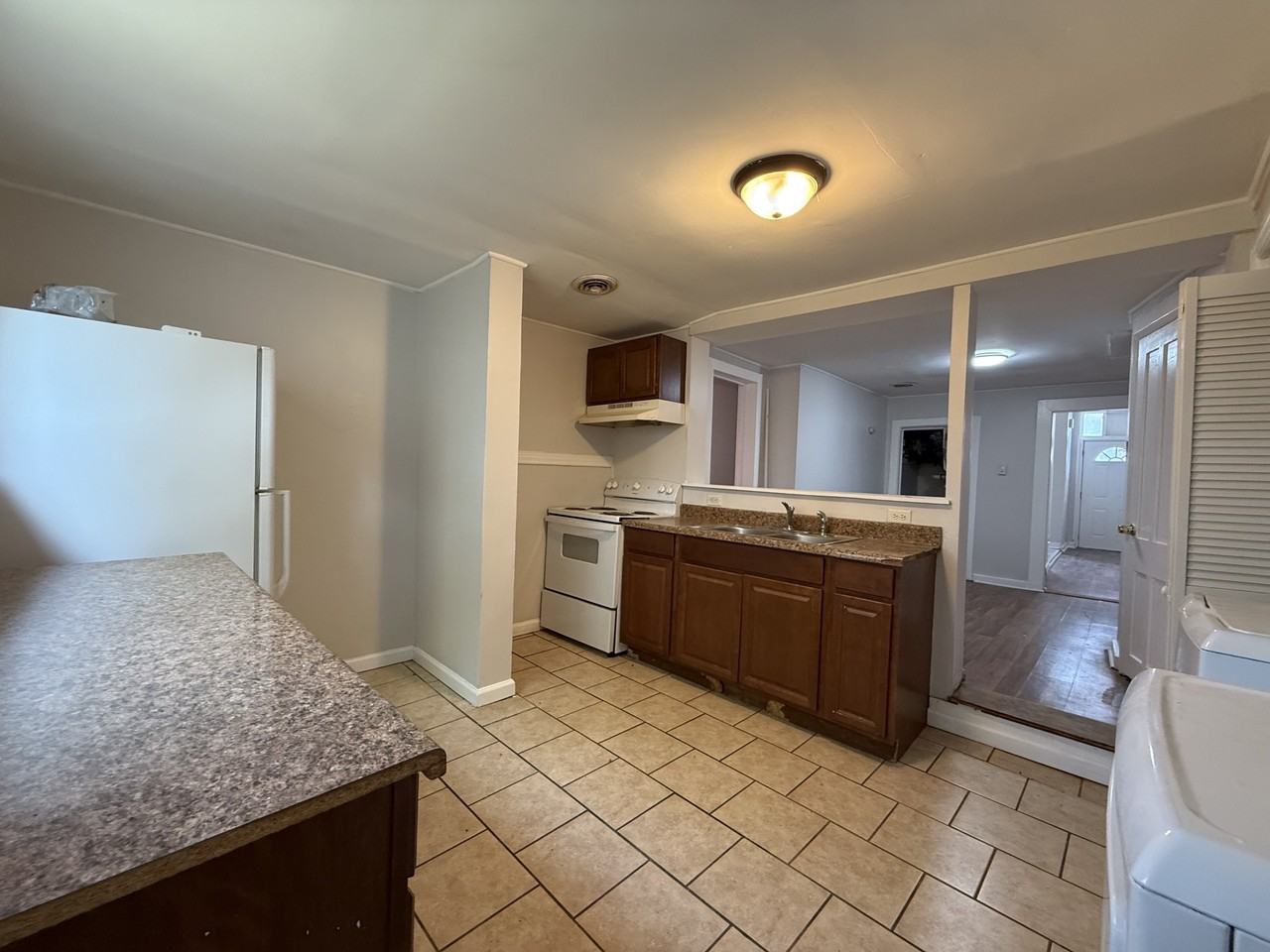 19 N Lake Ave #1A - Photo 2 of 26