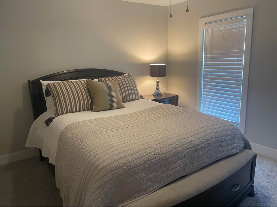 1576 Washington St - Photo 5 of 8