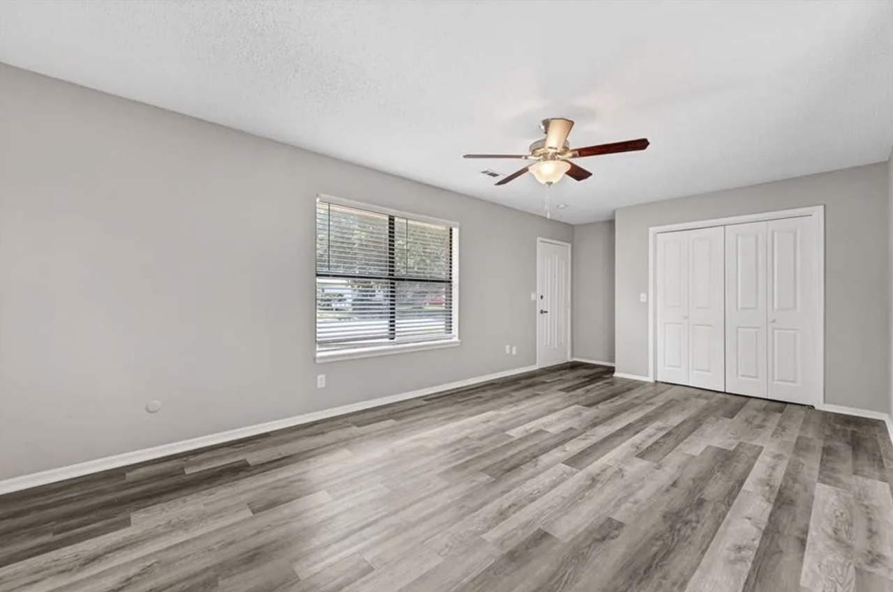 2734 N Arroyo Ave - Photo 2 of 9