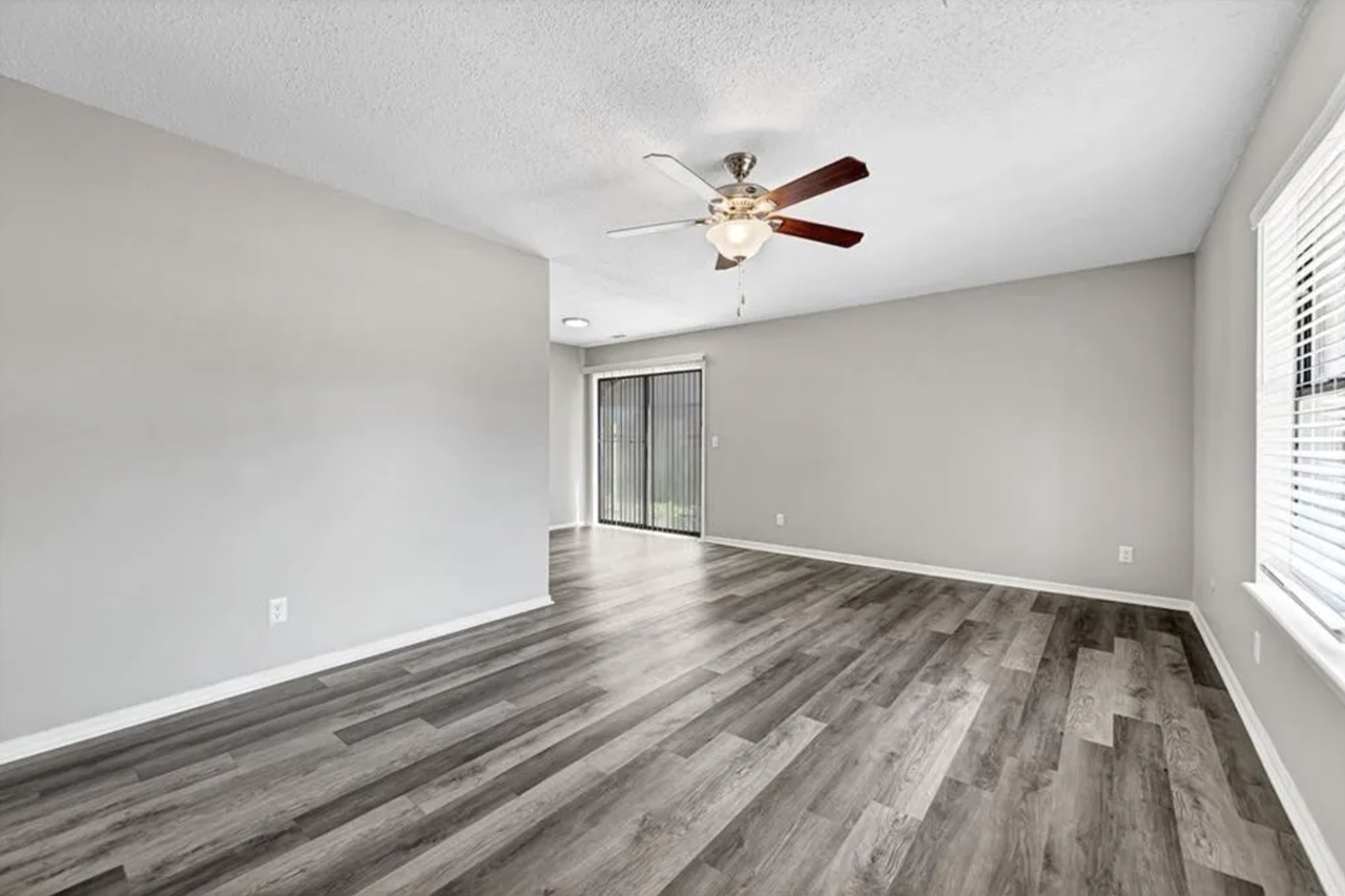 2734 N Arroyo Ave - Photo 7 of 9