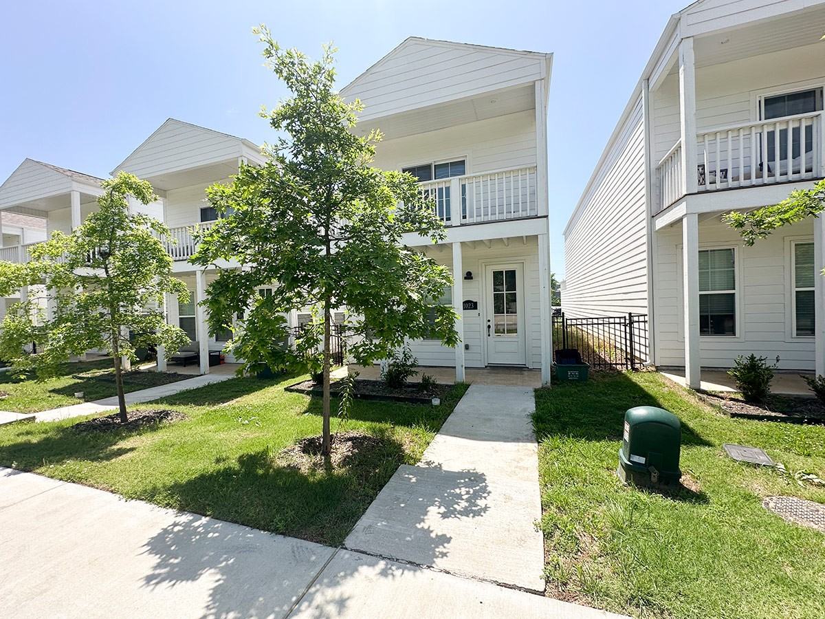 1071 South Hollywood Avenue #1