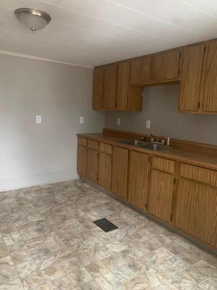 6 6 Tracy Avenue - 2_upper #2 - Photo 5 of 8