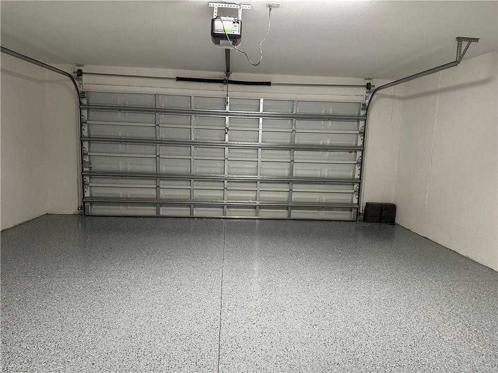 3756 Ne 13th Pl - Photo 4 of 18