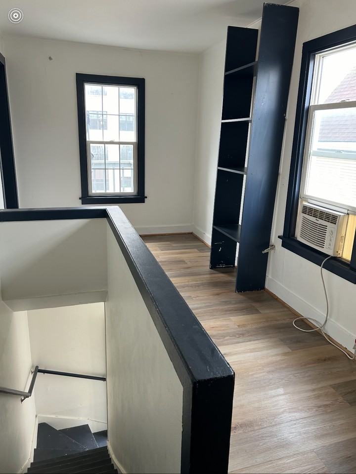 1613 N Van Buren St #B - Photo 7 of 17