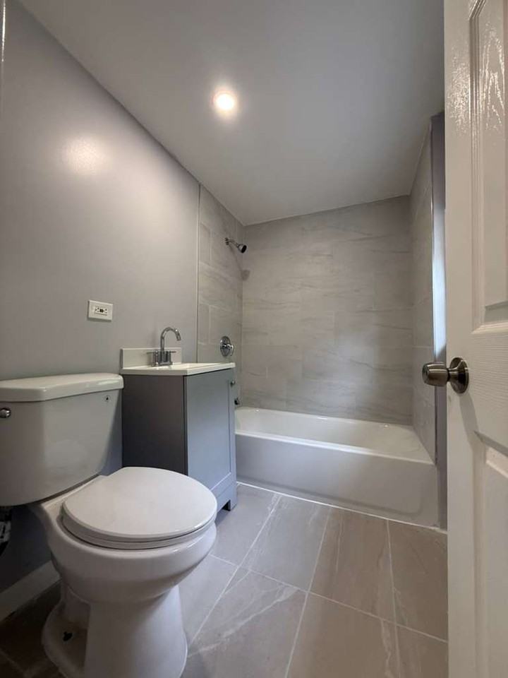 4265 Southwest 62nd Avenue #4265 - Photo 6 of 9