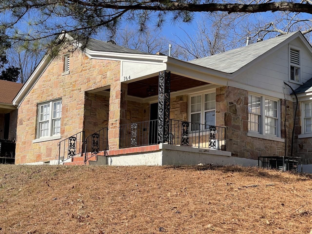 764 Dunn Ave #1 - Photo 3 of 10