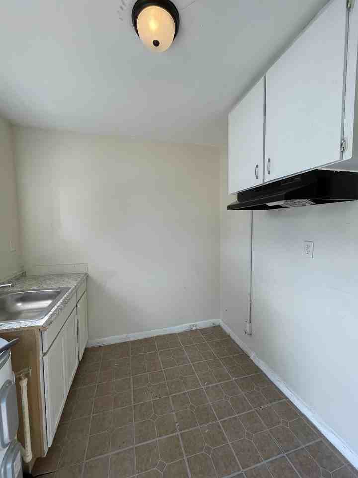 113 Washington Ave - Photo 5 of 9