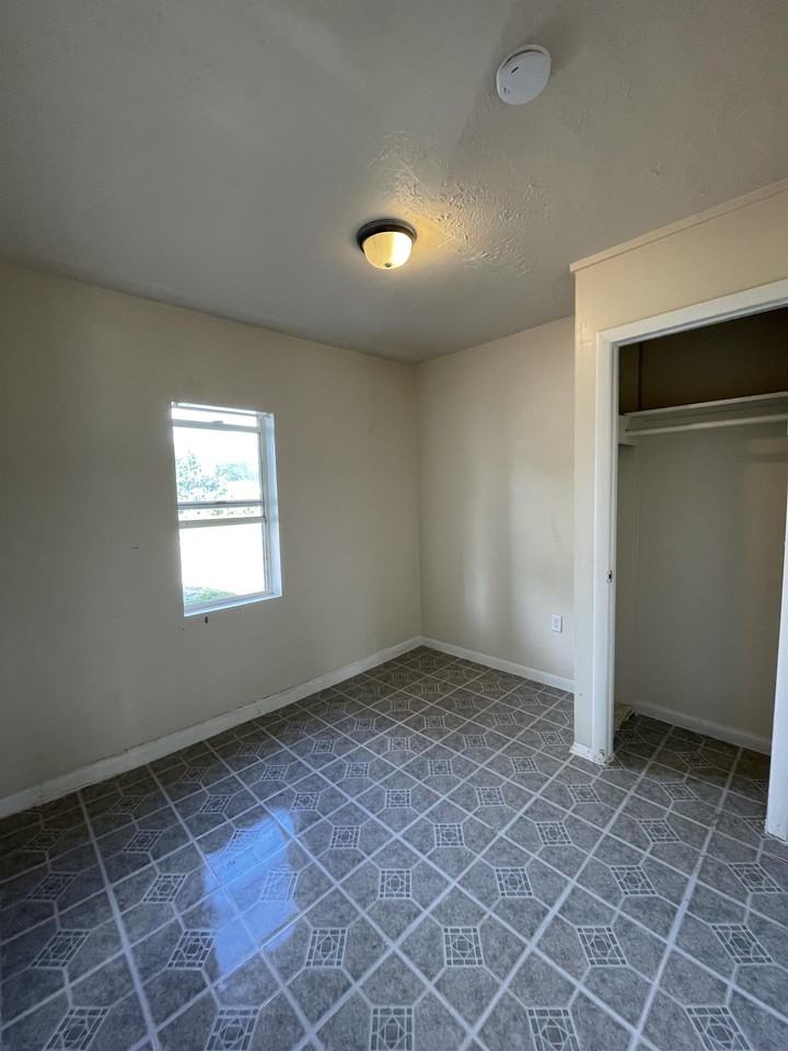 113 Washington Ave - Photo 6 of 9