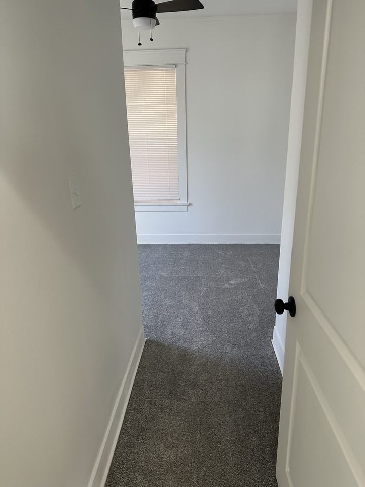 609 Sw Topeka Blvd #1 - Photo 4 of 17