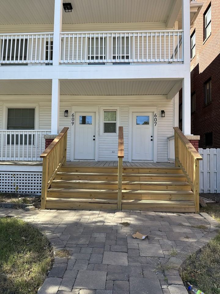 609 Sw Topeka Blvd #1 - Photo 6 of 17