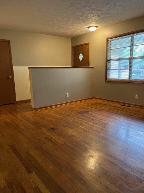 2545 S Nettleton Ave #1 - Photo 4 of 29