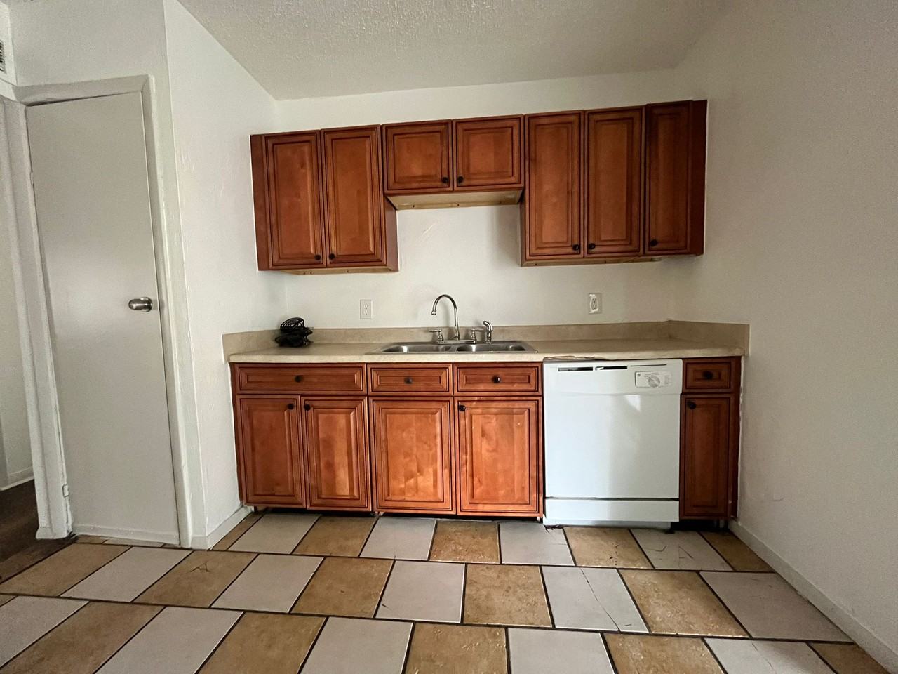 5808 Nw Kinyon Ave #33 - Photo 7 of 20