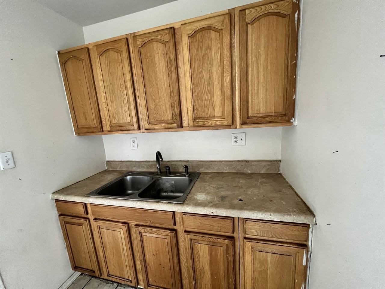 311 E Magnolia St #2 - Photo 3 of 13