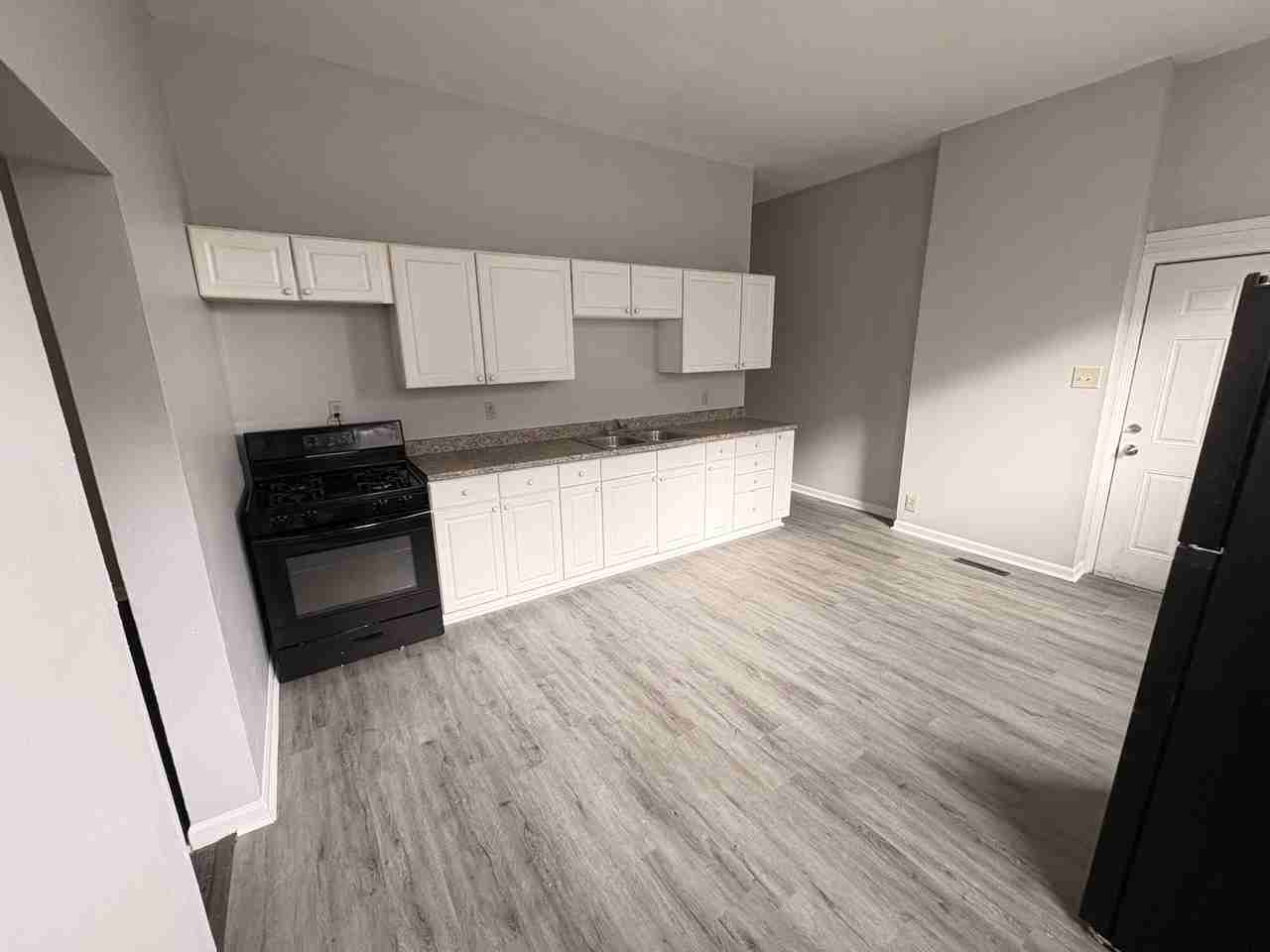 3726 Illinois Ave #1 - Photo 3 of 12