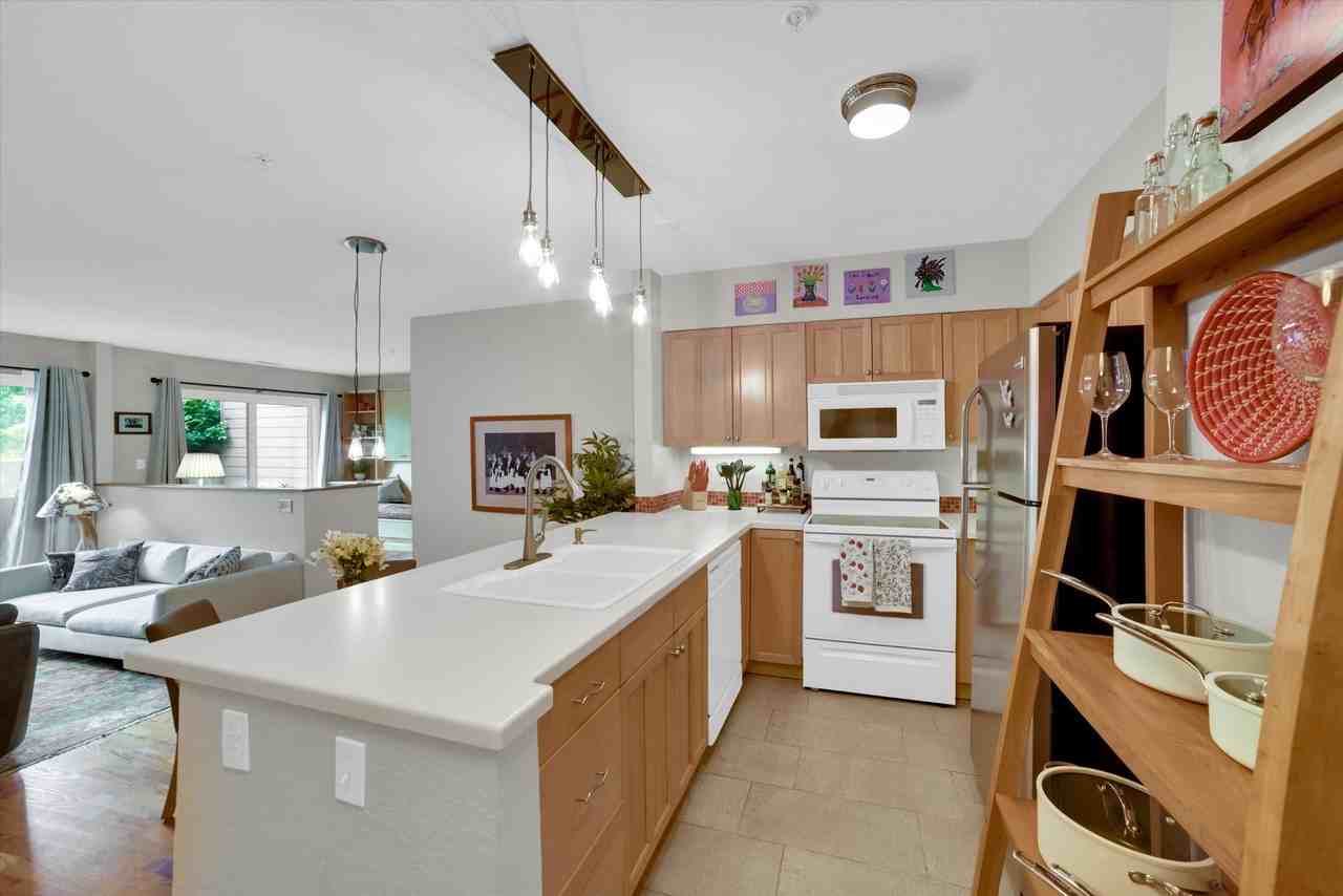 856 Walnut St - Photo 2 of 27