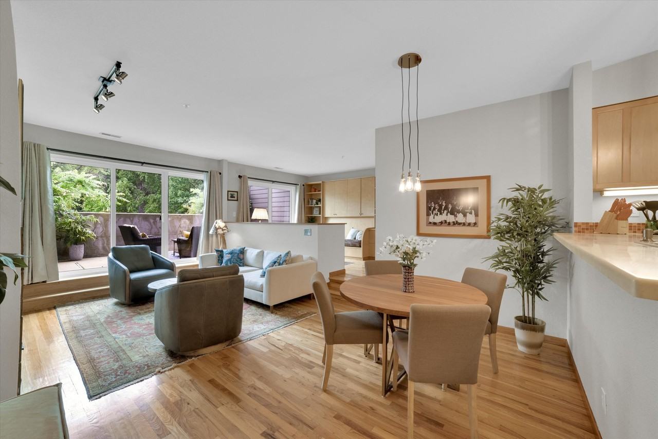 856 Walnut St - Photo 4 of 27