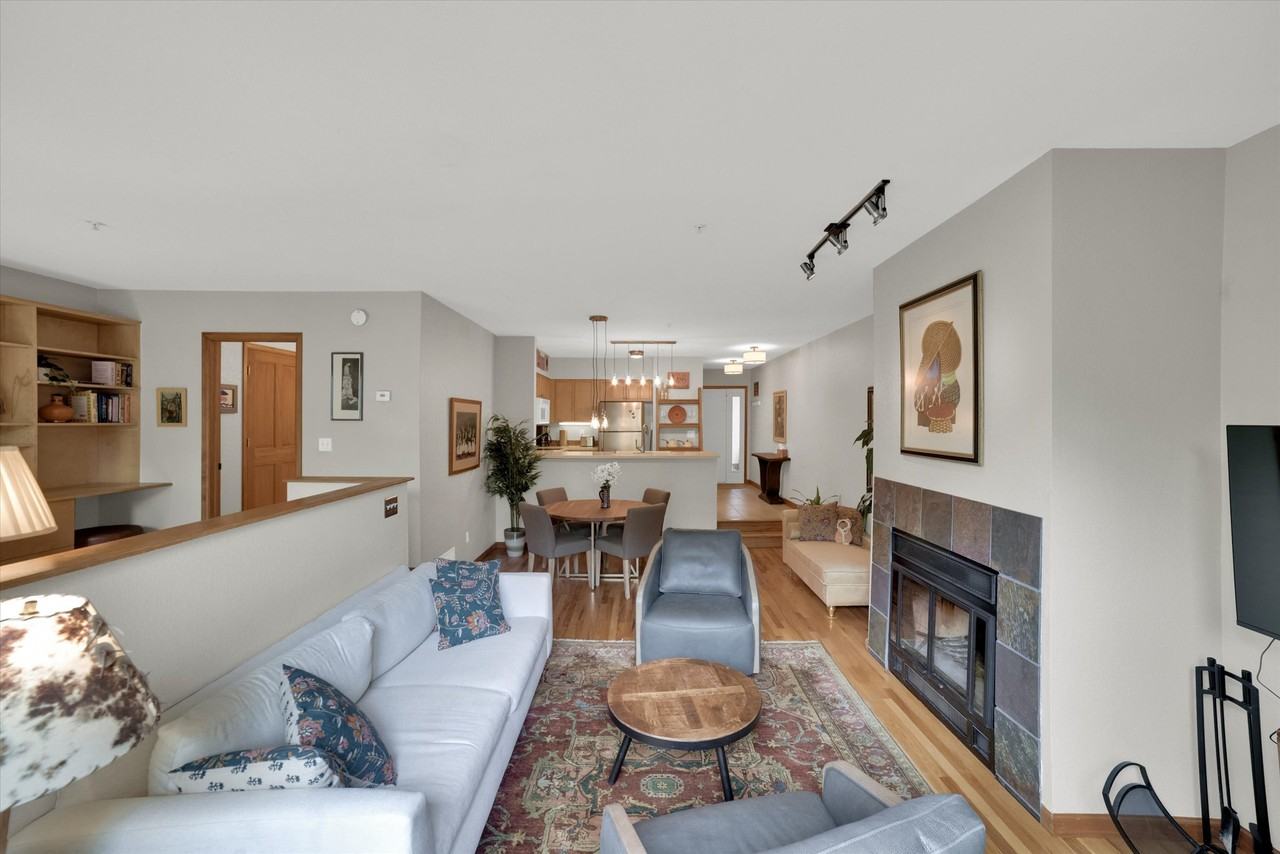 856 Walnut St - Photo 7 of 27