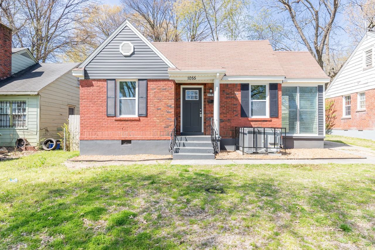 1055 University St #1 - Photo 2 of 21