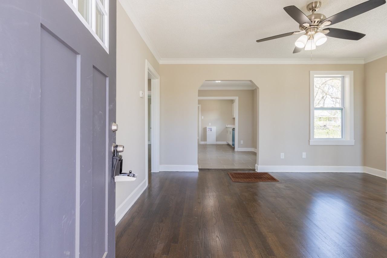 1055 University St #1 - Photo 4 of 21