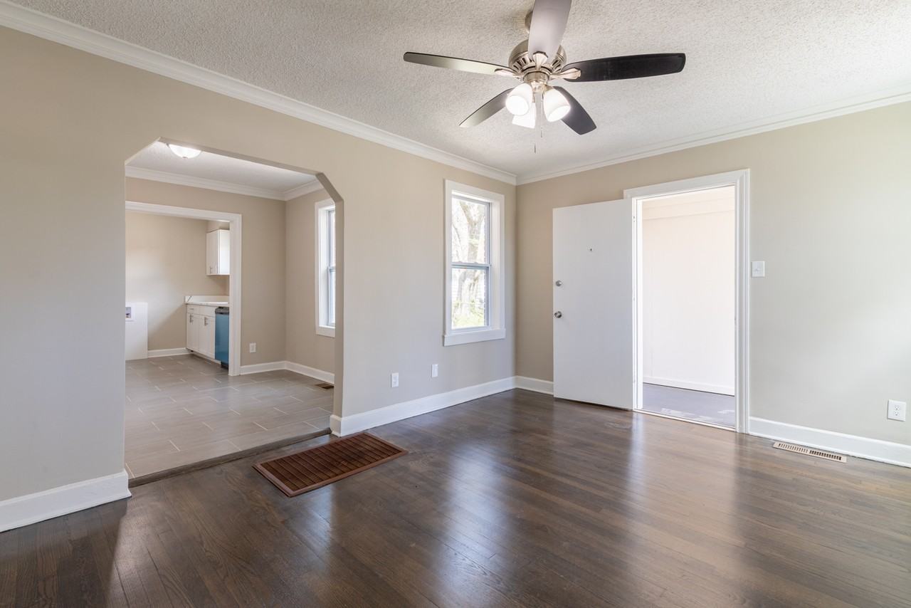 1055 University St #1 - Photo 5 of 21