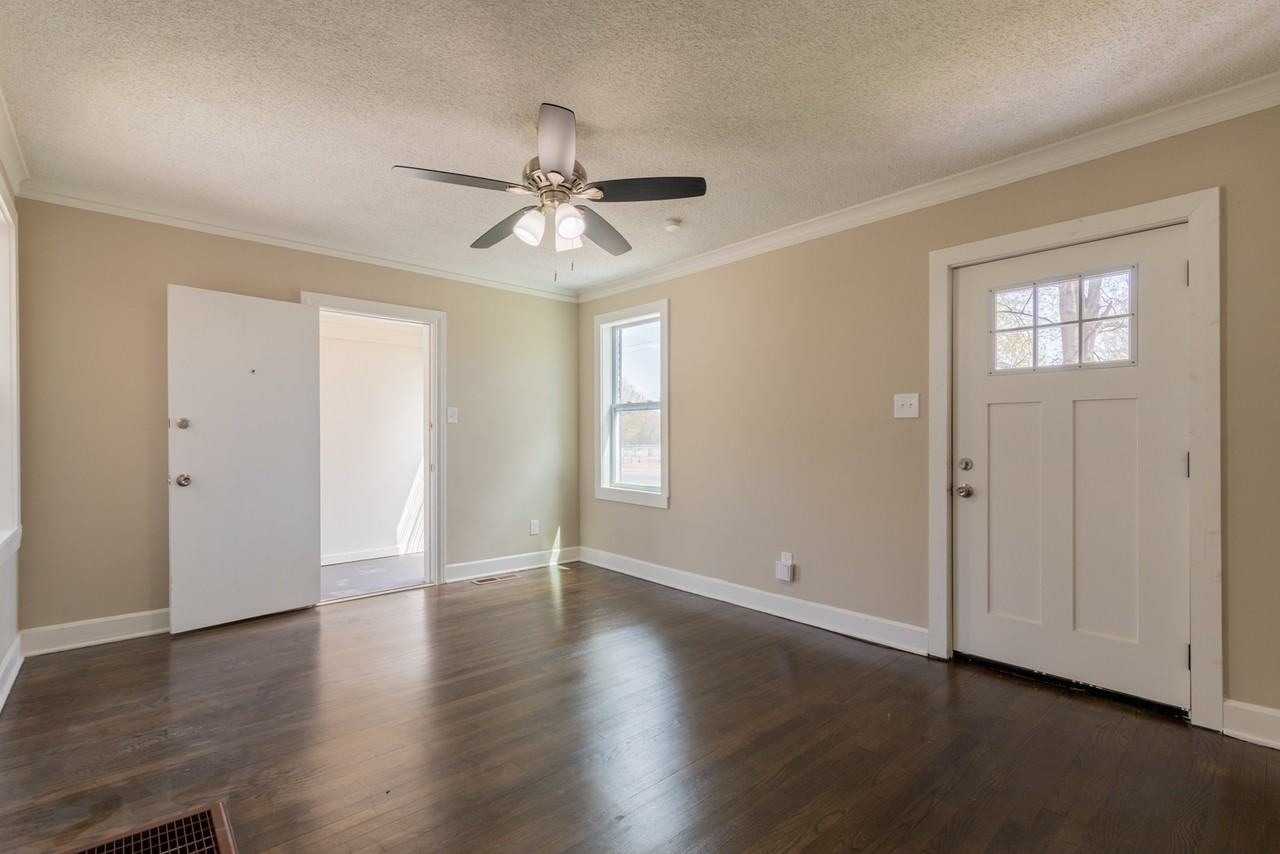 1055 University St #1 - Photo 6 of 21