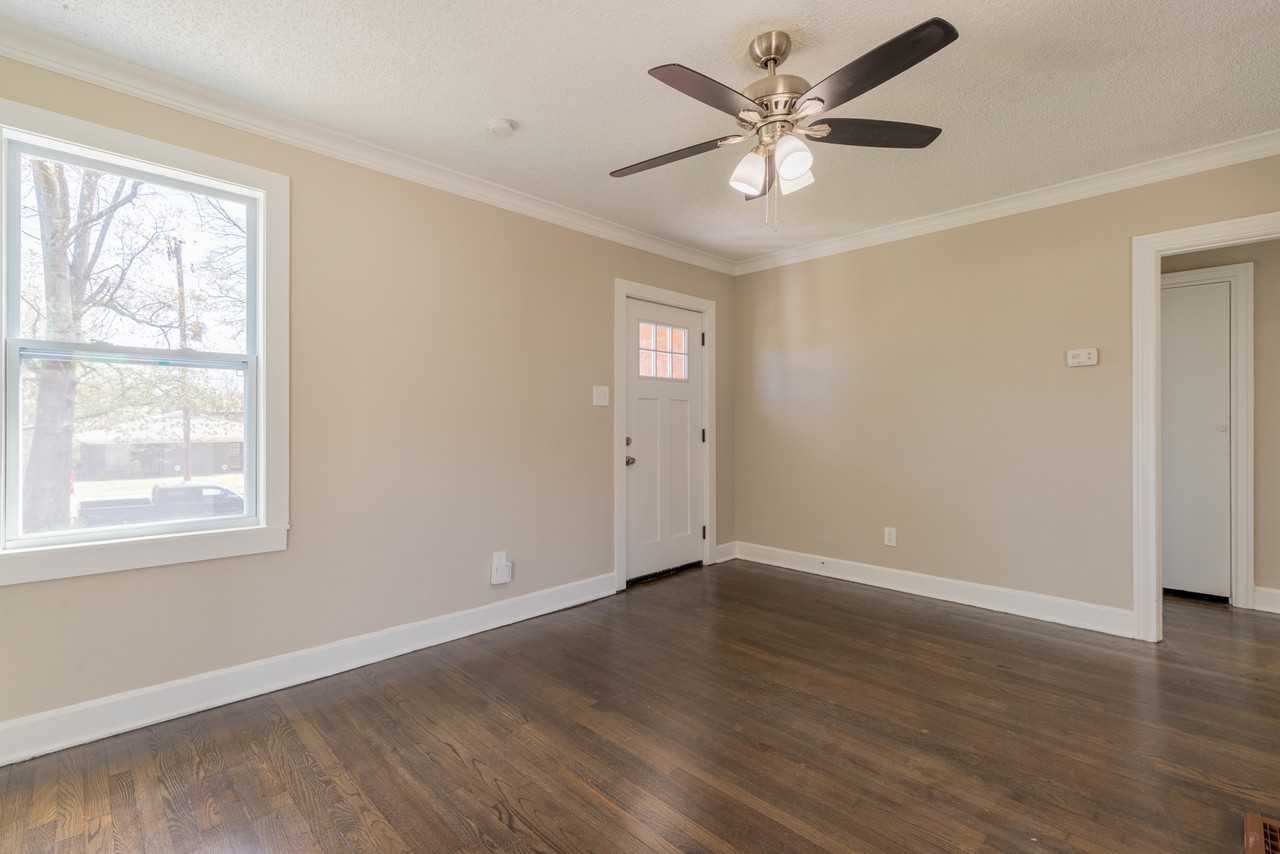 1055 University St #1 - Photo 7 of 21