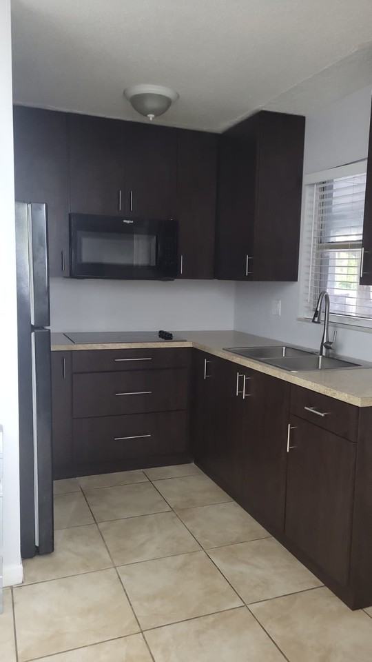 1508 S Lee Ave #1 - Photo 4 of 11