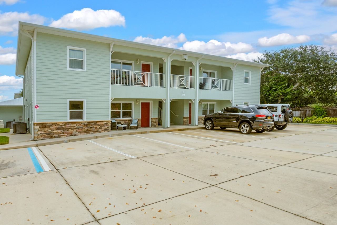 171 24th Street #101 - Photo 2 of 42