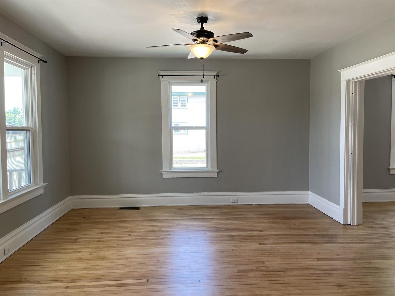 322 Broad Street - Photo 4 of 20