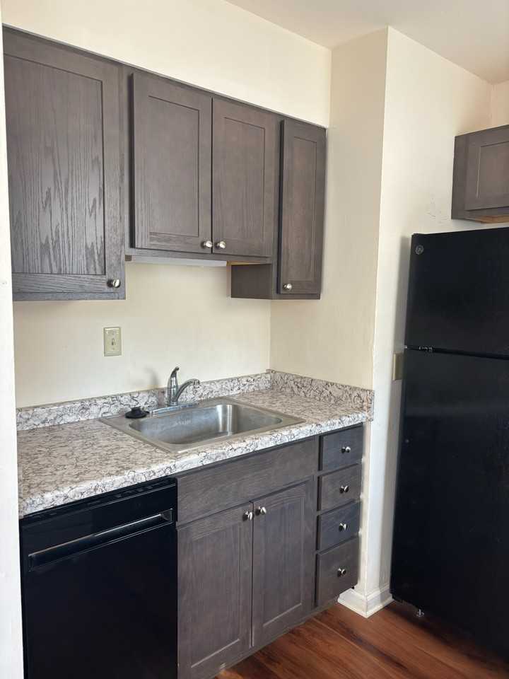 123 East Gorham Street #5 - Photo 3 of 11