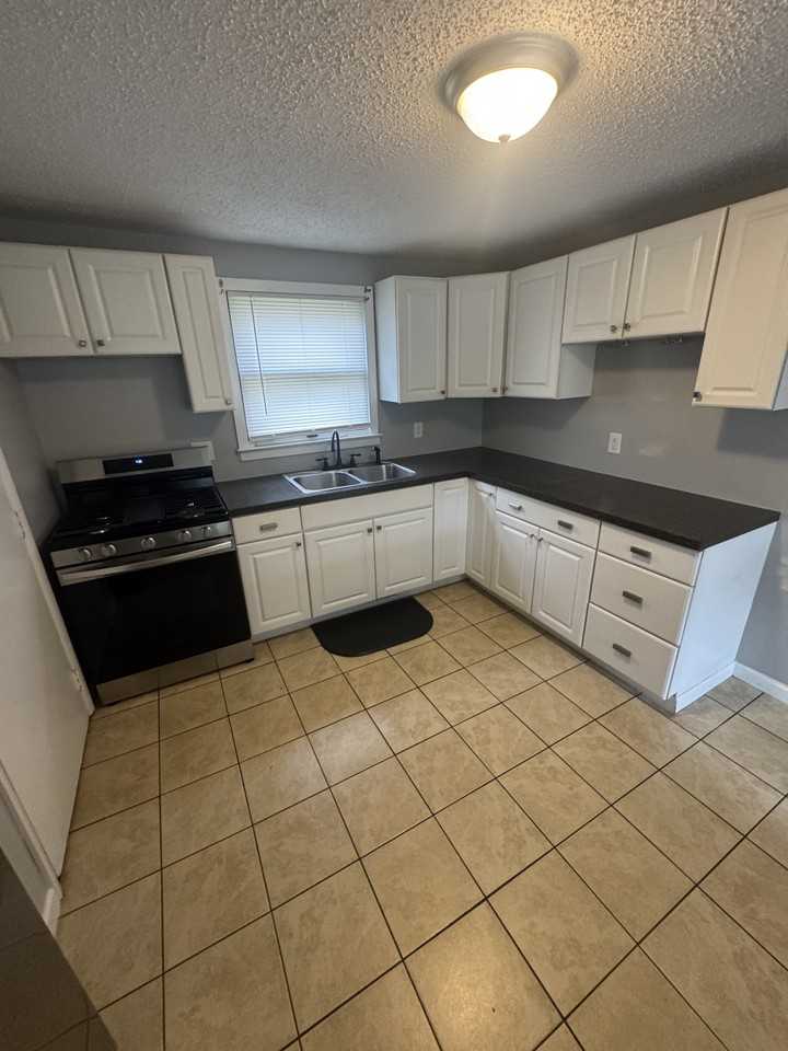 616 Boston Road #1 - Photo 5 of 26