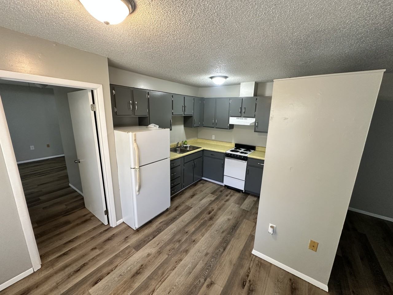 22658 Fugate St #E1 - Photo 2 of 4