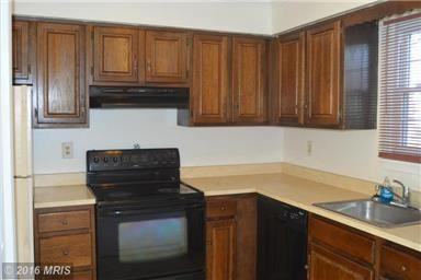 896 Brighton Pl - Photo 3 of 16